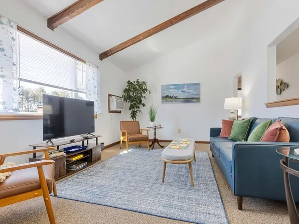 36 Strawberry Hill Rd #B, Acton, MA 01720