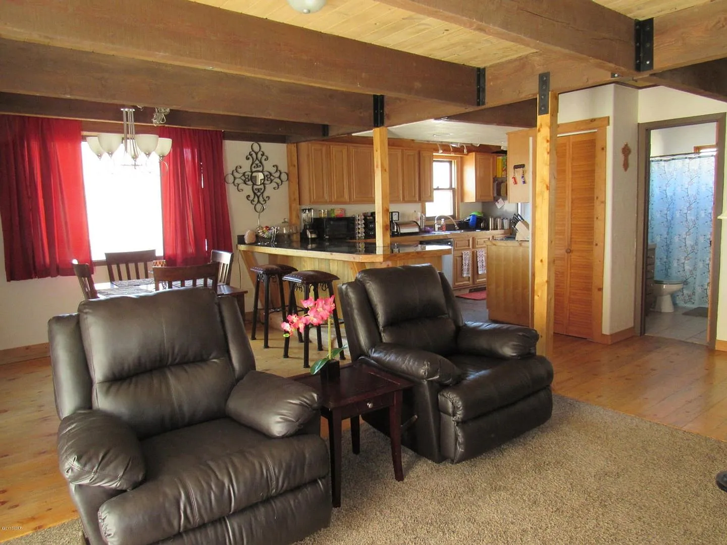Charming Granby Home, Available Mid September — Photo 3