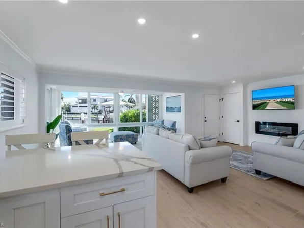 2100 Gulf Shore BLVD N #120, NAPLES, FL 34102