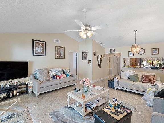 5th image of 21566 Coronado Avenue