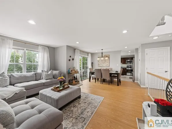 719 Stony Brook Way, North Brunswick, NJ 08902