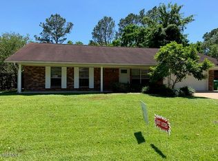 12417 Cambridge Blvd, Ocean Springs, MS 39564