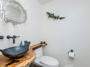 825 Coast View Dr, Laguna Beach, CA 92651