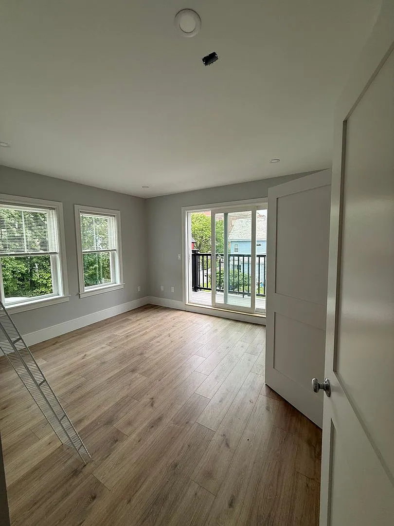 Brand New 2 bed 2 bath Lower Allston — Photo 4