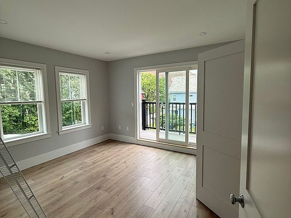 4th image of 17 Holton St #3