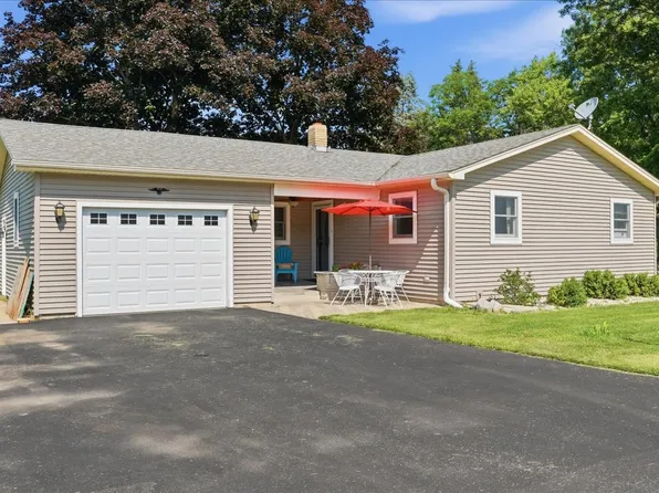 11505 S Grant St, Richmond, IL 60071