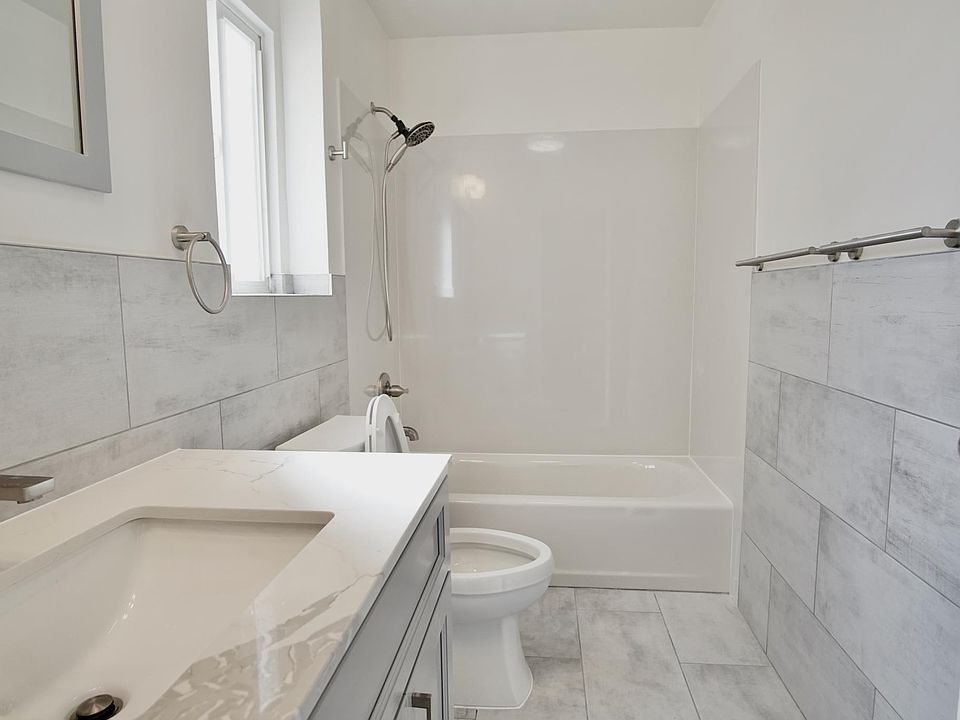1st image of 2395 27th Ave #3