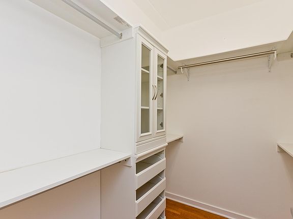 3rd image of 5588 N Lincoln Ave #209A