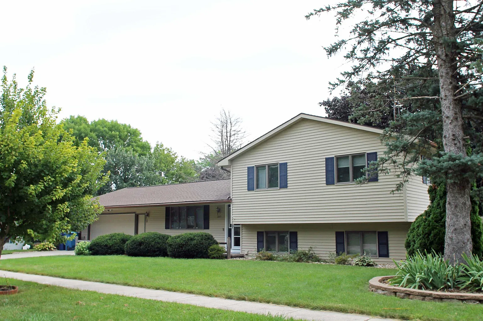 2117 Tilbury Rd photo 1