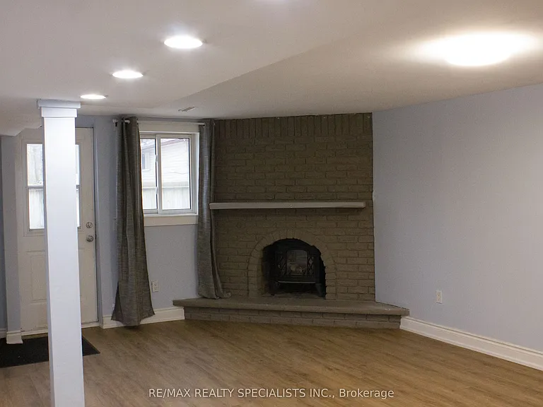 12 Woodgrove Ct #LOWER — Photo 12