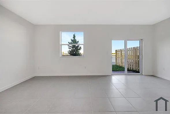 2556 SE 27th Ct — Photo 16