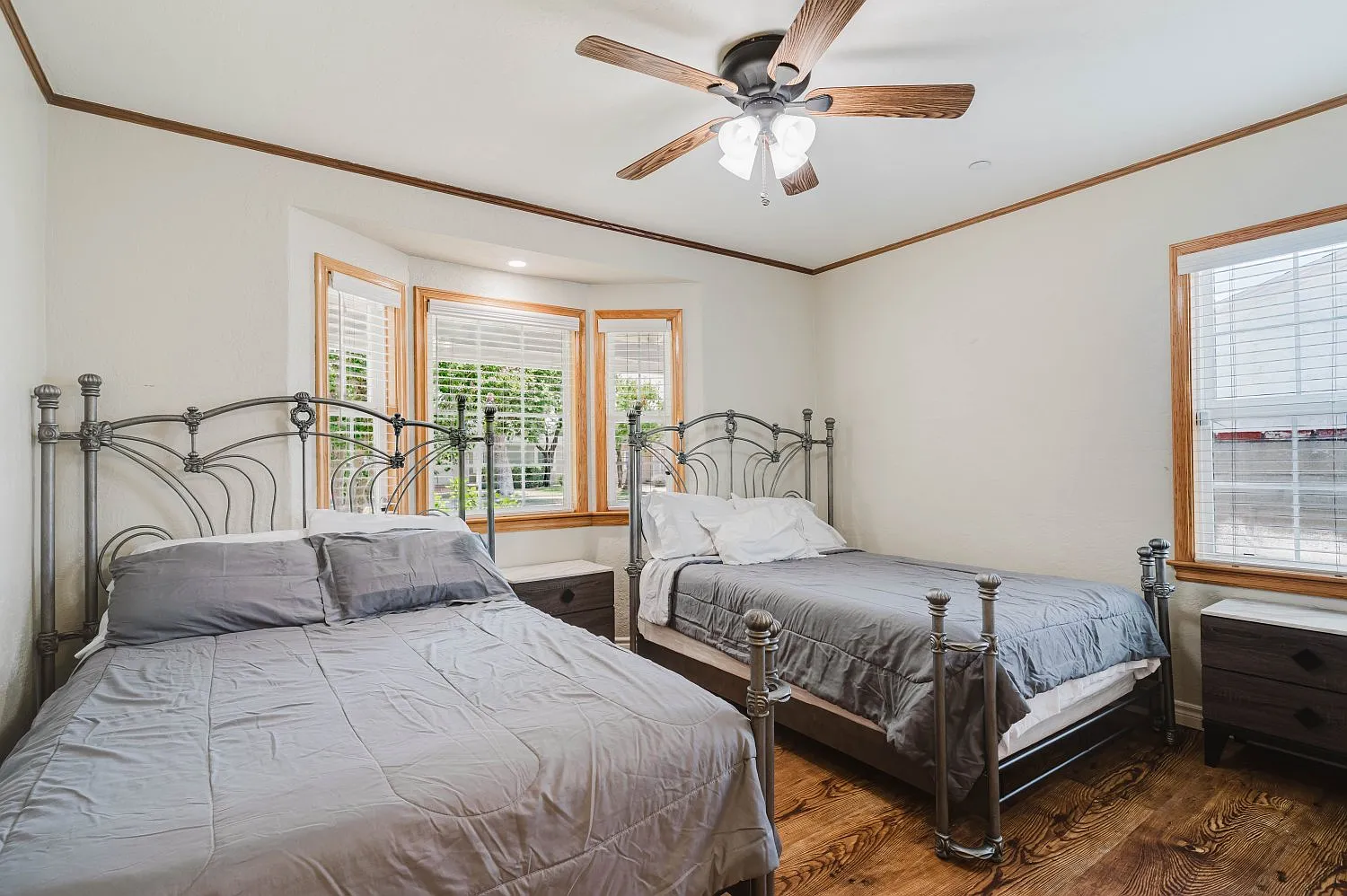 3 bed, 2080 sqft, $8,000 — Photo 2