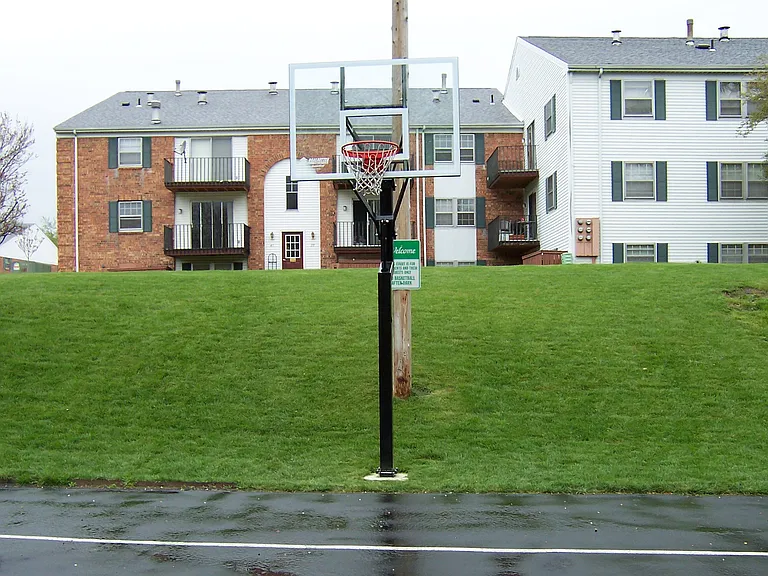 Heather Hills Apartments — Photo 6