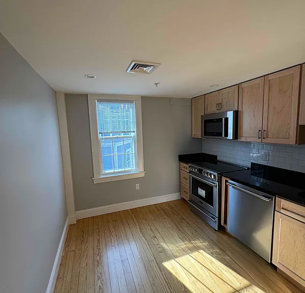 393 Essex St #2 — Photo 19