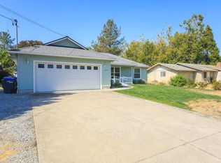 109 N 2nd St, Talent, OR 97540