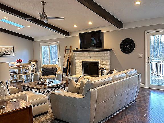 5th image of 3493 Burrwood Dr