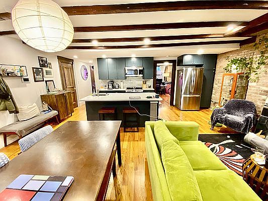 2nd image of 238 Saint James Pl APT 1