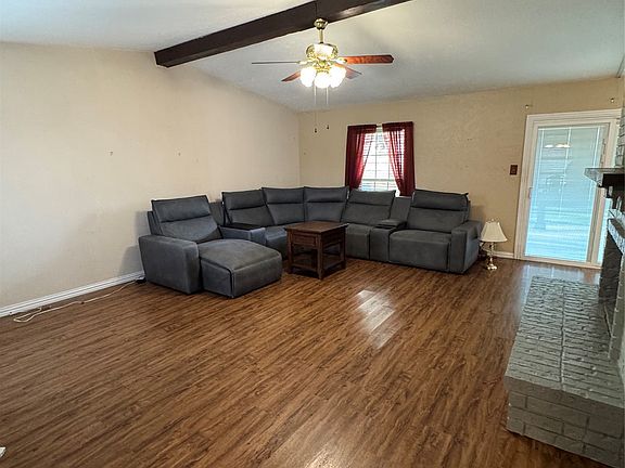 3rd image of 5521 N Colony Blvd