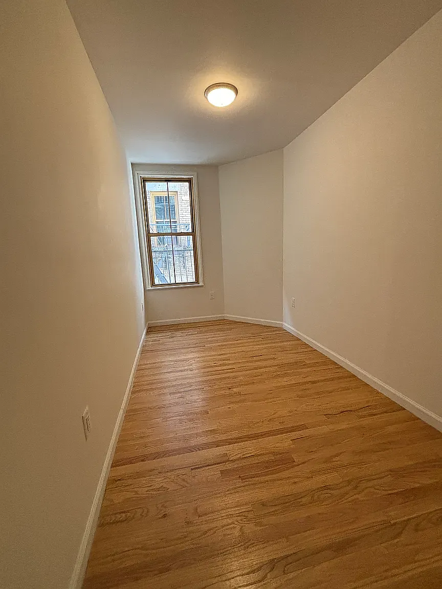 423 East 64th Street — Photo 2
