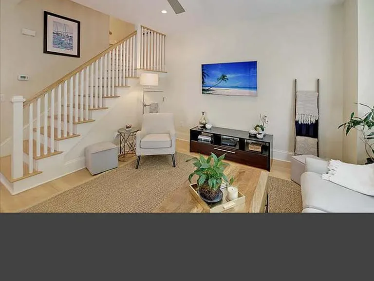8 Brewster Ct — Photo 12