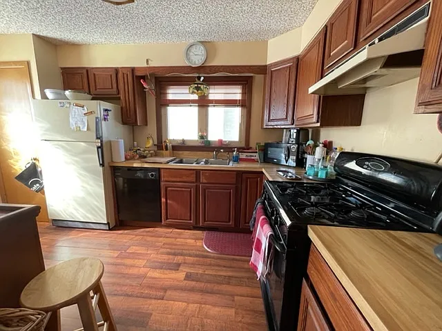 2 bed, $1,800 — Photo 2