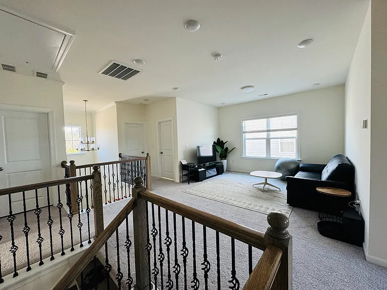 2521 Macy Grove Ln — Photo 25