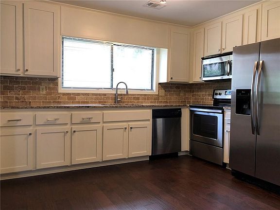 2nd image of 130 Softwood Cir