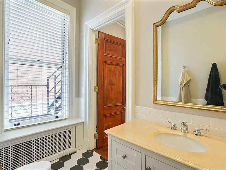 334 Beacon St #6 — Photo 8