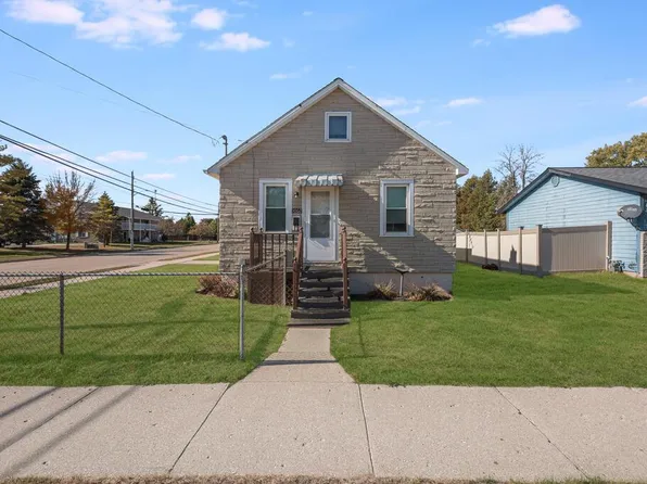 1002 Bellevue PLACE, Two Rivers, WI 54241