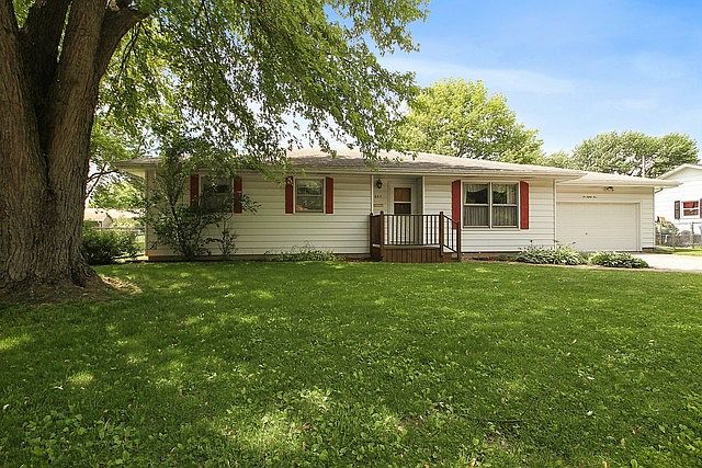 1st image of 685 Robert Dr