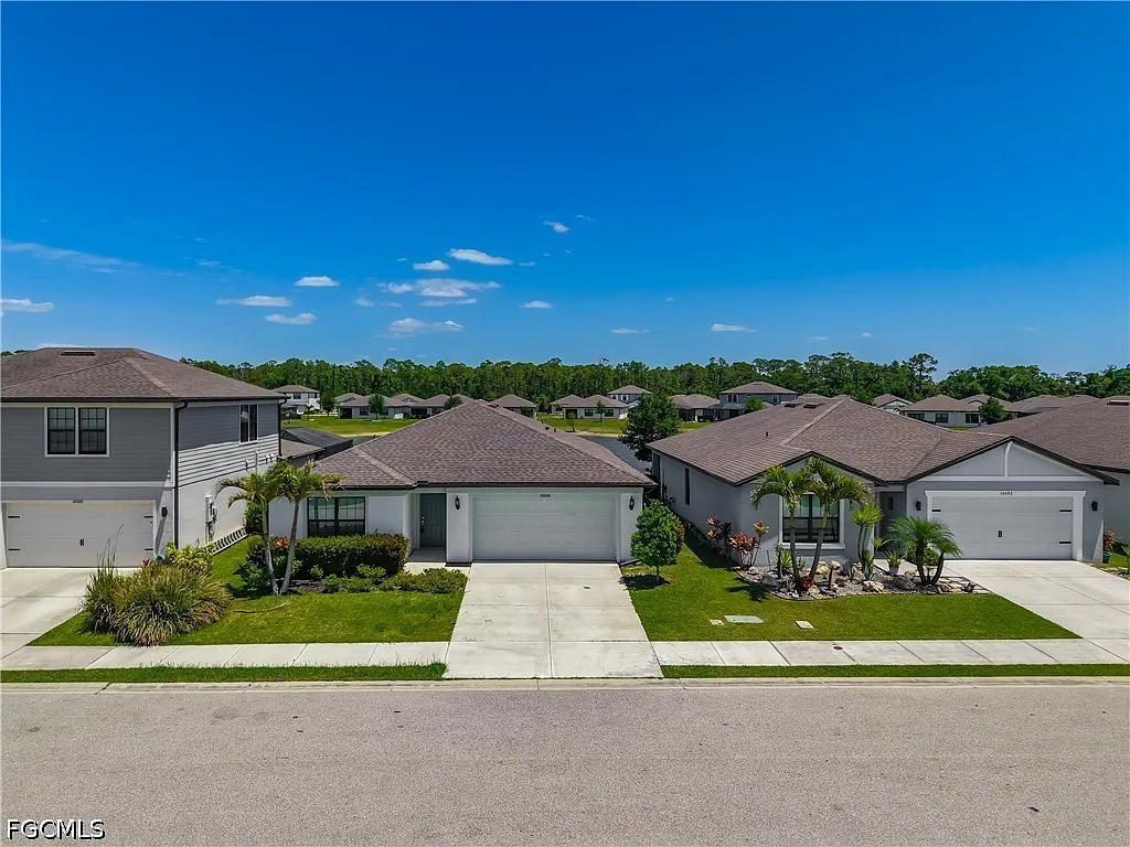 3 bed, 2.0 bath, 1661 sqft, $2,150 — Photo 1