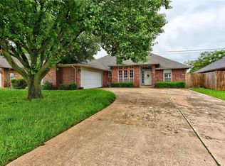 1208 Charlton Rd, Edmond, OK 73003