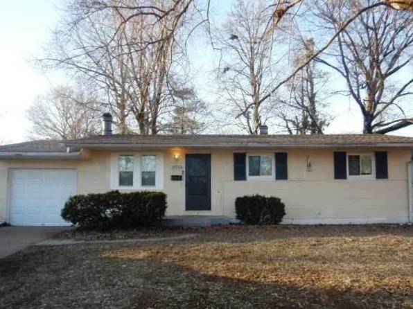 10213 Durness Dr, Saint Louis, MO 63137