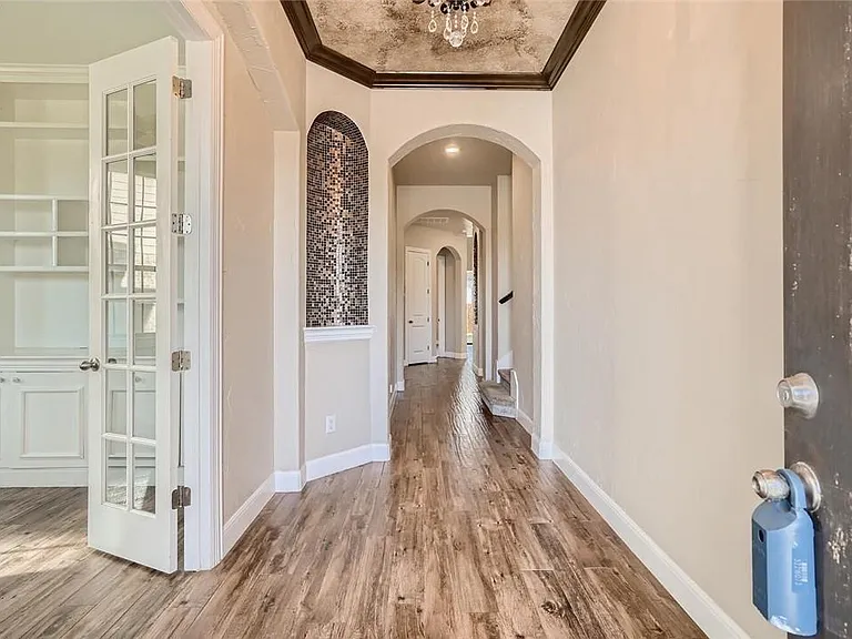 908 Hartman Dr — Photo 7