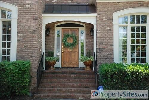 2nd image of 2439 N Beech Ln