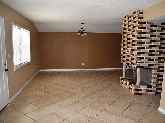 3rd image of 1592 Arbor Park Dr