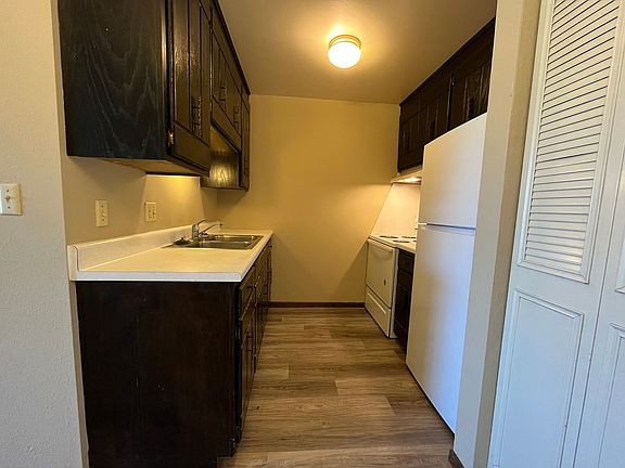 3rd image of 41 Arlington Ave W APT 301