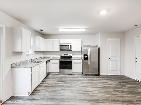 5th image of 547 Springtime Ln