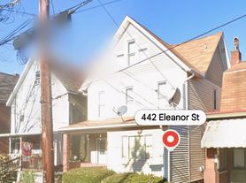 442 Eleanor St, Pitcairn, PA