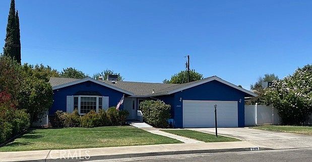 2nd image of 2985 Redwood Dr