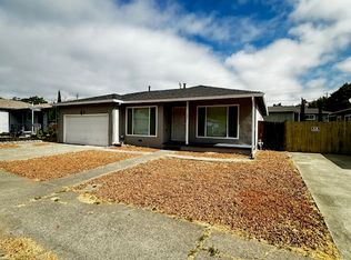 384 Pepper Dr, Vallejo, CA 94589