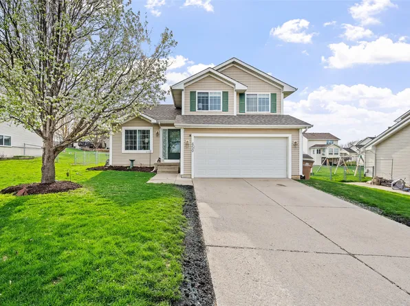 450 Fawn Cir, Pleasant Hill, IA 50327
