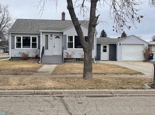 408 Elm Ave, Wyndmere, ND 58081