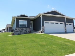 2310 Leigh Ln, Cedar Falls, IA 50613