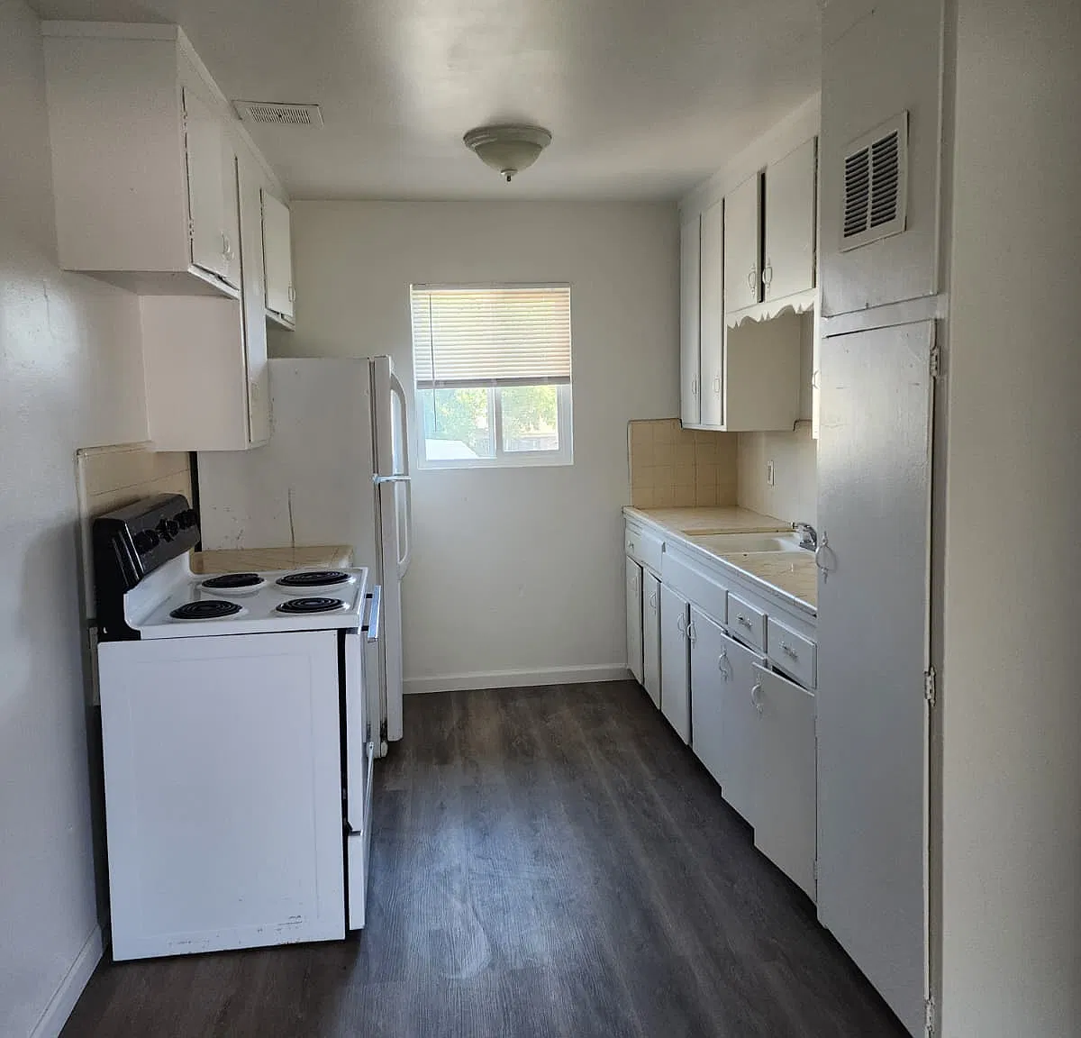 1 bed, $1,100 — Photo 2