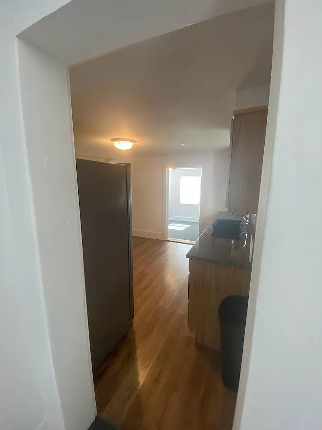 4 bed, 1200 sqft, $2,150 — Photo 2