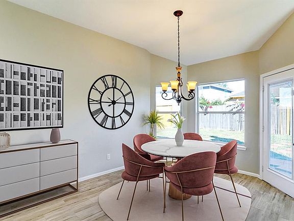 4th image of 19626 Cozy Cabbin Dr