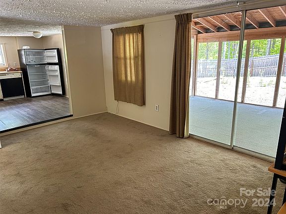 4th image of 114 Woodbrook Ln