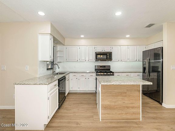 5th image of 2306 Woodlawn Cir