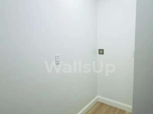 17-19 Cabot St #1, Hartford, CT 06112